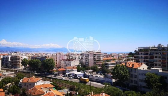 A louer APPARTEMENT NEUF T3 57 M2 BORD DE MER ANTIBES