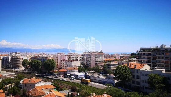 APARTAMENTO T3 57 M2 ANTIBES JUNTO AL MAR