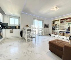 A louer APPARTEMENT NEUF T3 57 M2 BORD DE MER ANTIBES