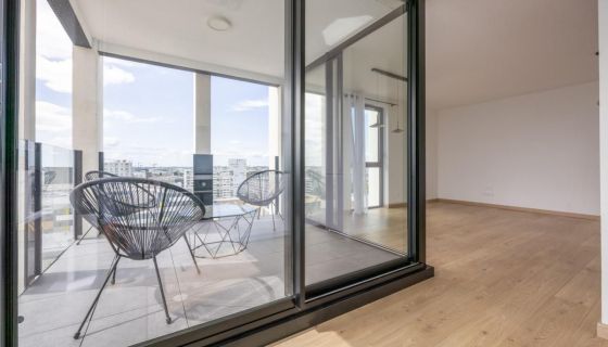 For rent PRESTIGE APARTMENT T3 75 M2 TERRACE NANTES