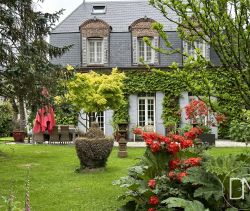 MAISON  DE MAîTRE BORD DE MER GODERVILLE commerces (St Maclou, Bréauté) et tous commerces et services  à (Goderville 10 )