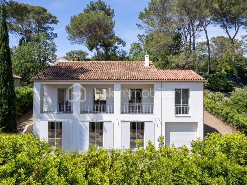 MAISON  6 PIECES 243 M2  MOUGINS