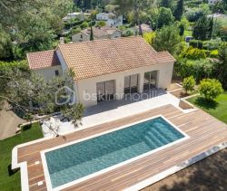 MAISON  6 PIECES 243 M2  MOUGINS