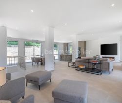 MAISON  6 PIECES 243 M2  MOUGINS