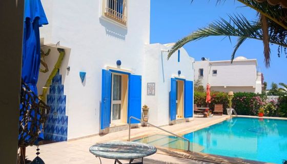 For rent 5 ROOM HOUSE 200 M2 SEASIDE AGHIR DJERBA