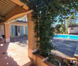 For sale PRETTY PROVENCAL MAS 7 ROOMS 212 M² PRIVATE ESTATE PUGET SUR ARGENS  