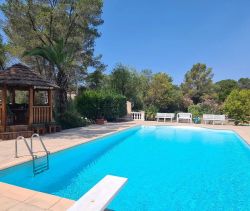 For sale PRETTY PROVENCAL MAS 7 ROOMS 212 M² PRIVATE ESTATE PUGET SUR ARGENS  