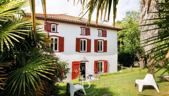 A vendre CHARMANTE 8 PIECS 201 M² LA BASTIDE CLAIRENCE