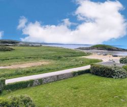 vente Maison années 30 à 20 mètres de la plage Baie de Douarnenez