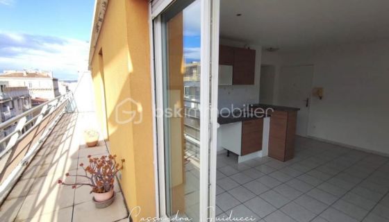 APARTAMENTO T3 52 M2 TERRAZA JUNTO AL MAR MARSELLA