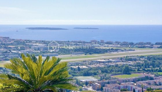 A louer MAISON  5 PIECES 137 M2 VUE MER MANDELIEU LA NAPOULE