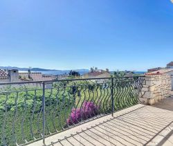 A vendre VILLA 7 PIECES 245 M² VUE MER La Ciotat