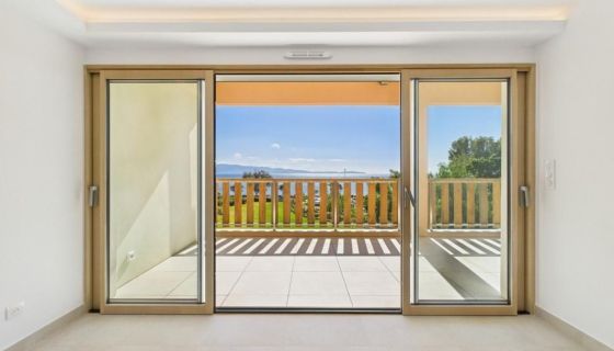 A louer APPARTEMENT DUPLEX DE PRESTIGE T4 91 M2 TERRASSE PIEDS DANS L'EAU AJACCIO