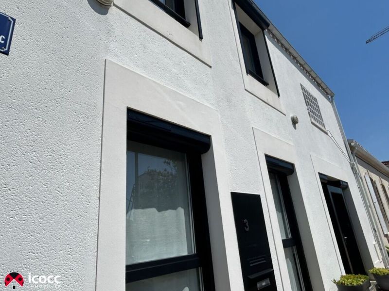 A vendre LOFT  5 PIECES 87 M2 BORD DE MER L AIGUILLON SUR MER