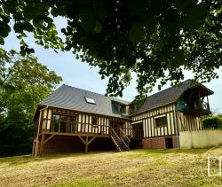 MAISON  6 PIECES 200 M2 BORD DE MER HONFLEUR Ecole primaire dans le village, Bus scolaire pour le collège/lycée, commerces à 10min en voiture