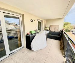 APPARTEMENT T2 53 M2 TERRASSE BORD DE MER MARSEILLE