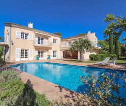 A vendre VILLA 8 PIECES SETEUR LES PLAINES SAINT RAPHAEL