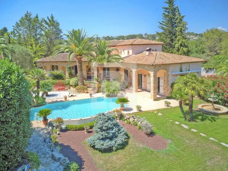 MAISON  5 PIECES 178 M2  MOUGINS