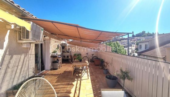 APPARTEMENT T3 57 M2 TERRASSE BORD DE MER LA GARDE