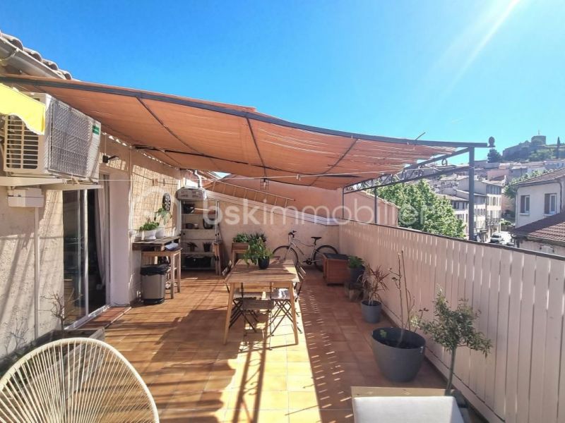 APPARTEMENT T3 57 M2 TERRASSE BORD DE MER LA GARDE