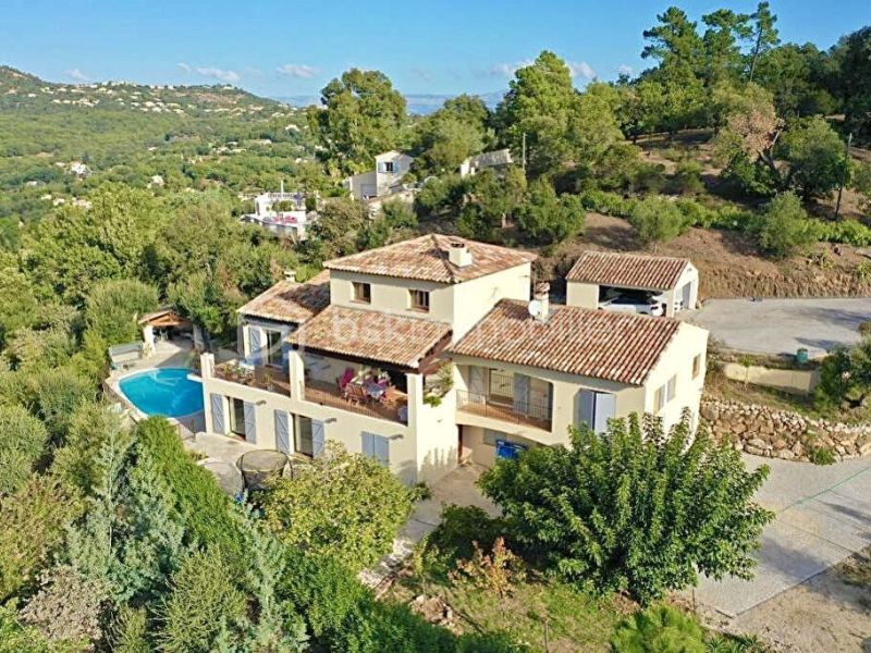 A louer MAISON  8 PIECES 328 M2 BORD DE MER MANDELIEU LA NAPOULE