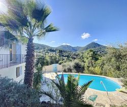 A louer MAISON  8 PIECES 328 M2 BORD DE MER MANDELIEU LA NAPOULE