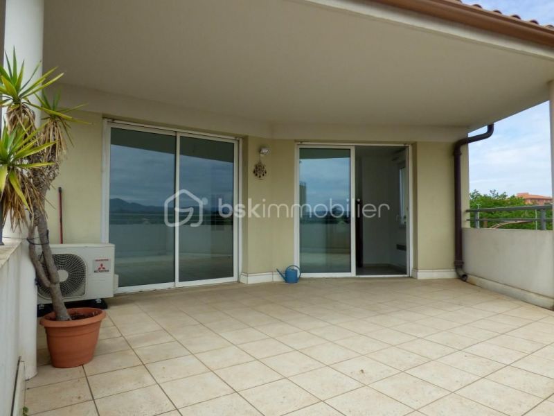 APPARTEMENT T4 95 M2 TERRASSE BORD DE MER FREJUS