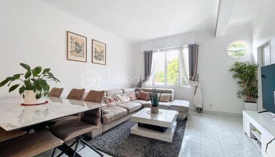 A louer APPARTEMENT T3 78 M2 BORD DE MER LE CANNET