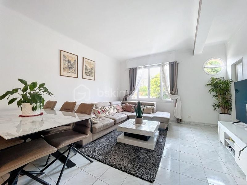 A louer APPARTEMENT T3 78 M2 BORD DE MER LE CANNET