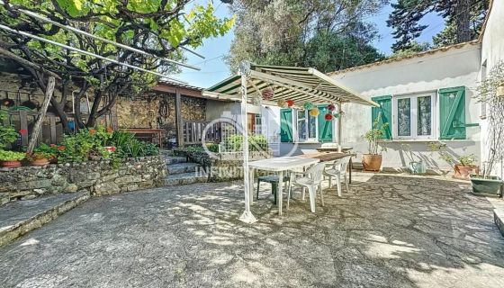 A louer MAISON  6 PIECES 193 M2 BORD DE MER ANTIBES