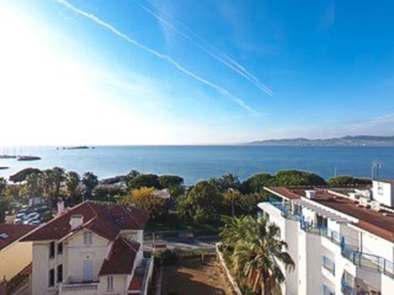 A vendre VILLA 5 PIECES 180 M² VUE MER CENTRE VILLE SAINT RAPHAEL 