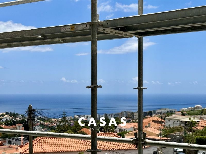 A vendre APPARTEMENT  95 M2 BORD DE MER FUNCHAL