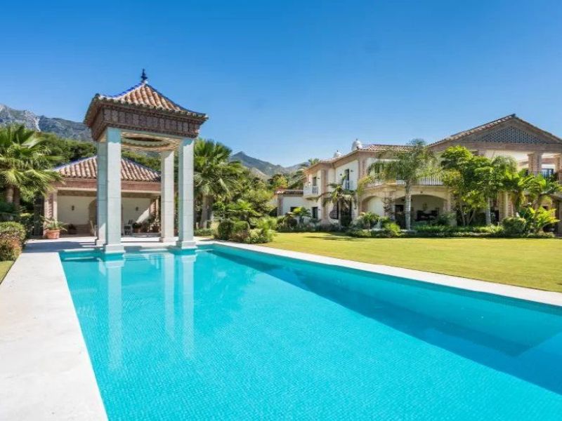 A vendre Magnifique propriETE de style andalou 8 PIECES La Quinta de sierra blanca  