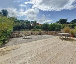 A louer MAISON  5 PIECES 125 M2 BORD DE MER ANTIBES