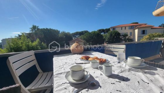 APARTAMENTO T2 35 M2 TERRAZA JUNTO AL MAR ANTIBES