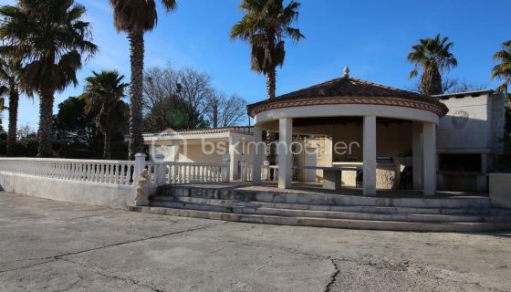 A louer MAISON  8 PIECES 189 M2  NIMES