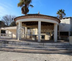 A louer MAISON  8 PIECES 189 M2  NIMES