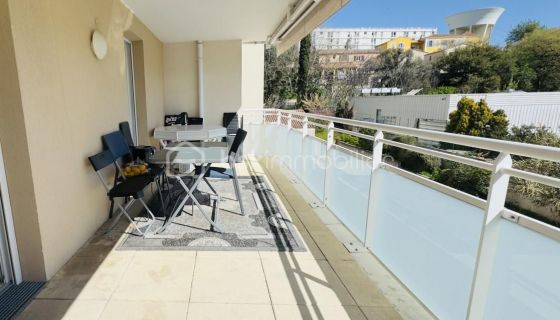 APARTAMENTO T3 54 M2 TERRAZA JUNTO AL MAR MARSELLA