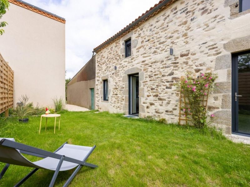 For sale renovated stone house 44190 Saint Lumine De Clisson