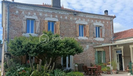 A louer MAISON  DE MAîTRE BORD DE MER SAINT JULIEN EN BORN