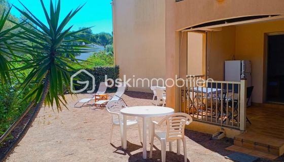 STUDIO  18 M2 BORD DE MER SANARY SUR MER