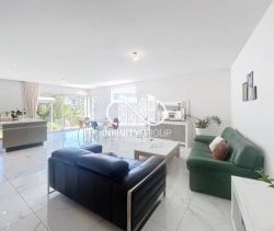 A louer MAISON  CONTEMPORAINE BORD DE MER NICE