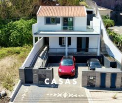 For sale pretty 4 room house 117 m² Sao Martinho 