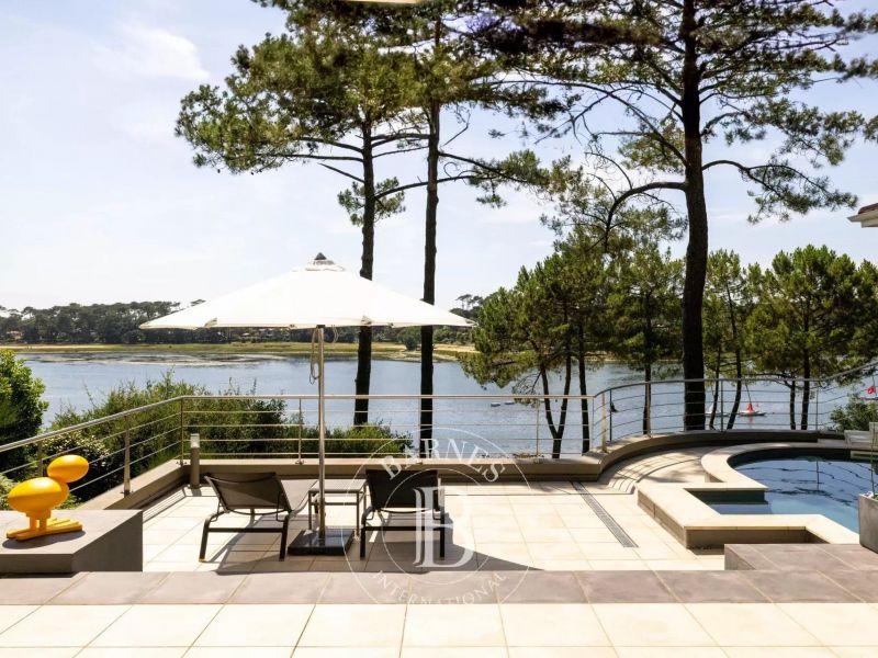 A vendre SUPERBE VILLA 6 PIECES 215 M² VUE LAC HOSSEGOR