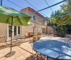 A vendre belle maison provenCALE 7 PIECES 190 M² Bandol