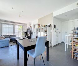 A louer APPARTEMENT T2 52 M2 TERRASSE BORD DE MER ANTIBES