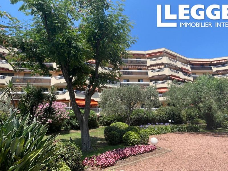 APPARTEMENT DE PRESTIGE T3 74 M2 TERRASSE BORD DE MER SAINT RAPHAEL