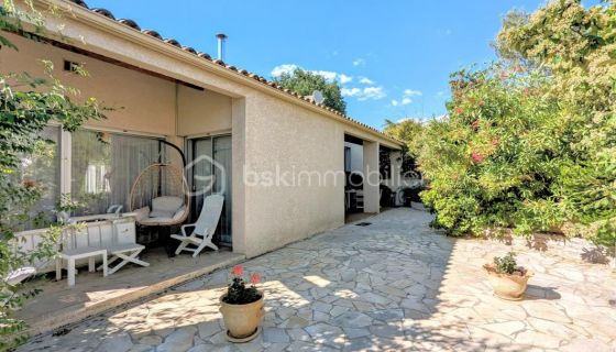 MAISON  D'ARCHITECTE  SAINT CLEMENT DE RIVIERE