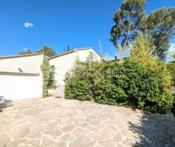 A louer MAISON  D'ARCHITECTE  SAINT CLEMENT DE RIVIERE