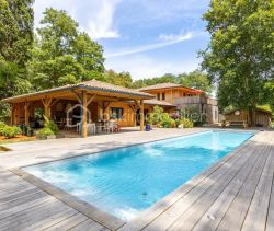 MAISON  DE MAîTRE BORD DE MER SAINT JULIEN EN BORN